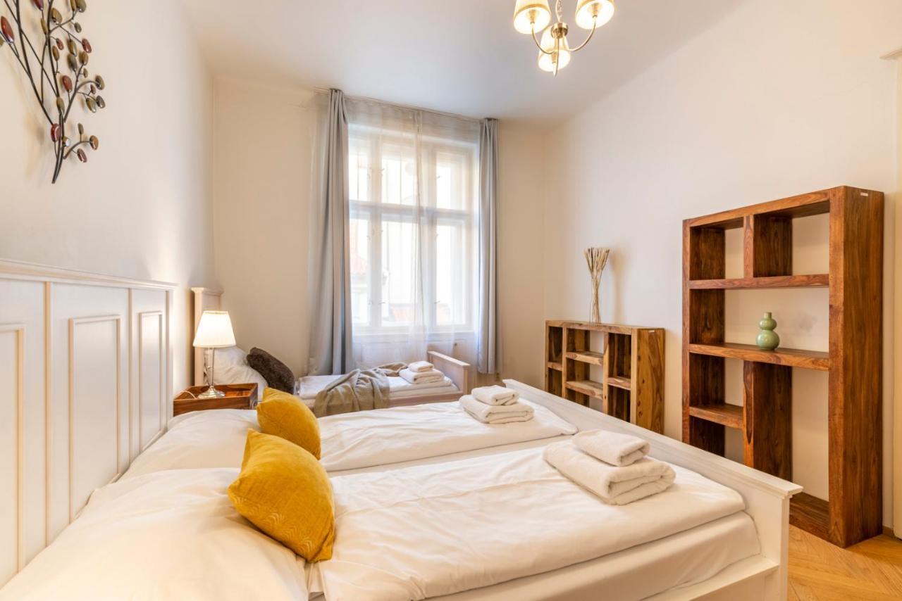 Templova - Old Town Apartments Praha Bagian luar foto