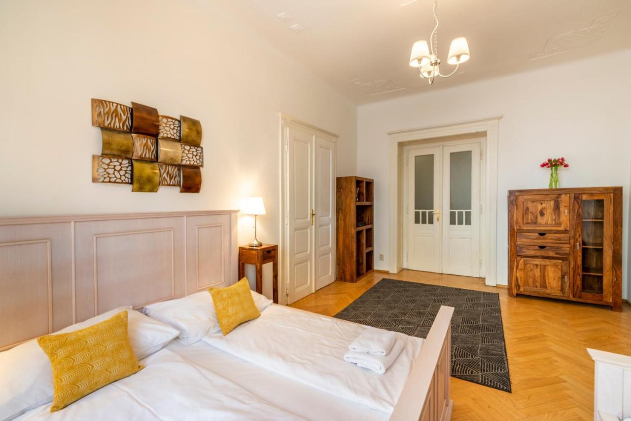 Templova - Old Town Apartments Praha Bagian luar foto